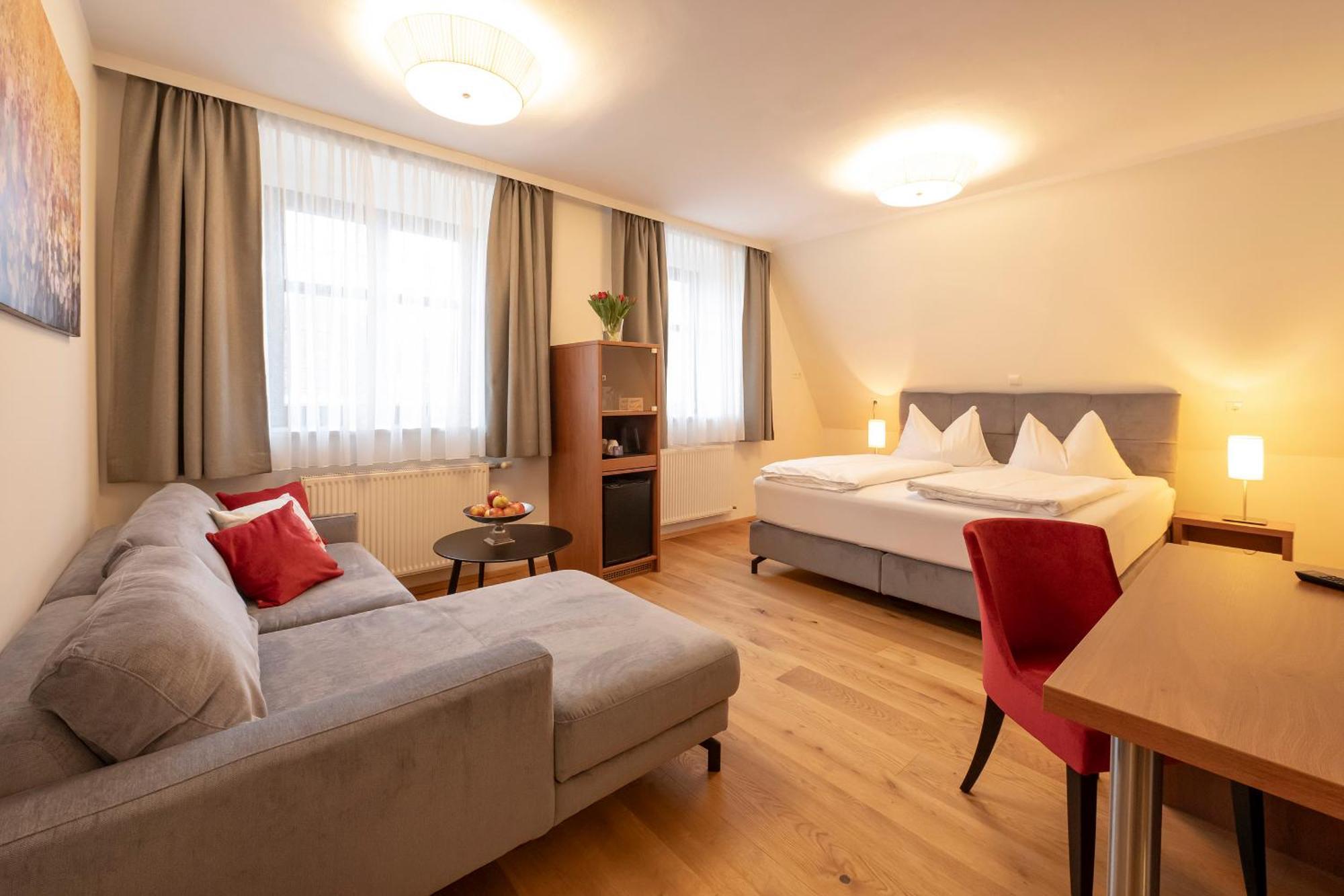Hotel Mader Штайр Екстер'єр фото