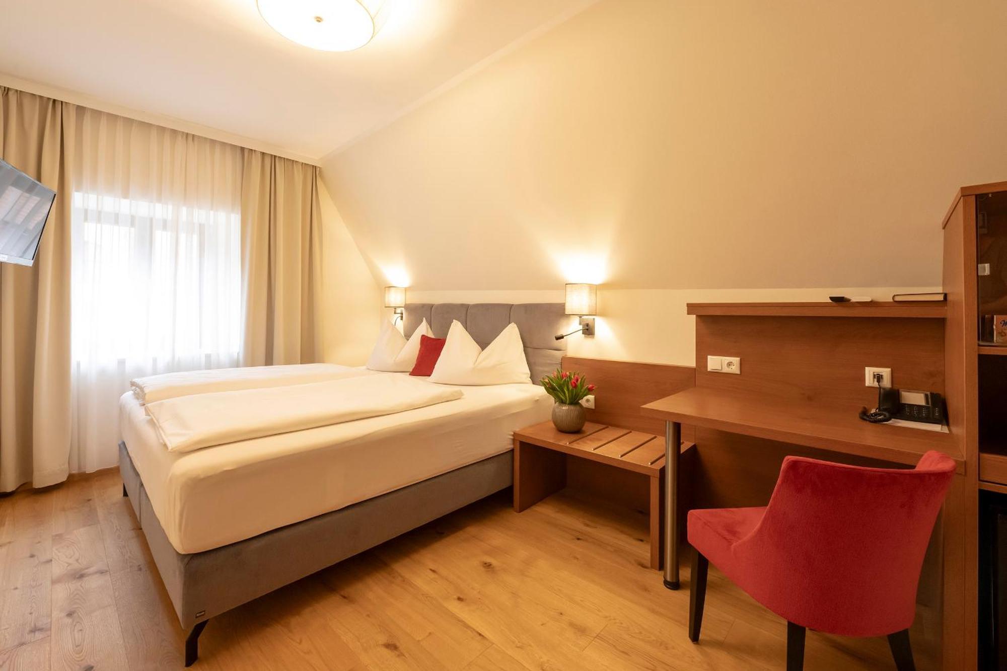 Hotel Mader Штайр Екстер'єр фото